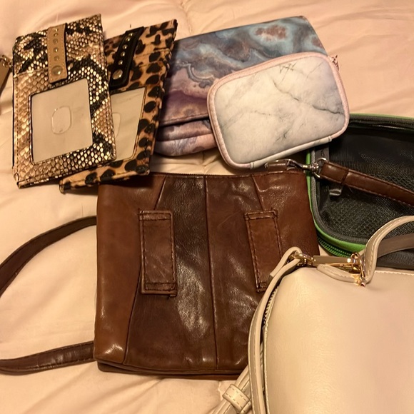 BUNDLE of bags, wallets and essentials - Picture 2 of 7